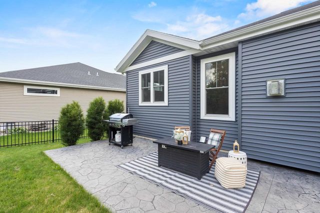 816 Damascus Trail, Cottage Grove, WI 53527
