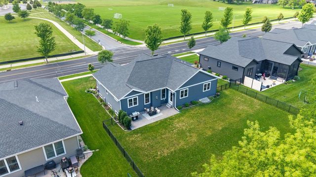 816 Damascus Trail, Cottage Grove, WI 53527