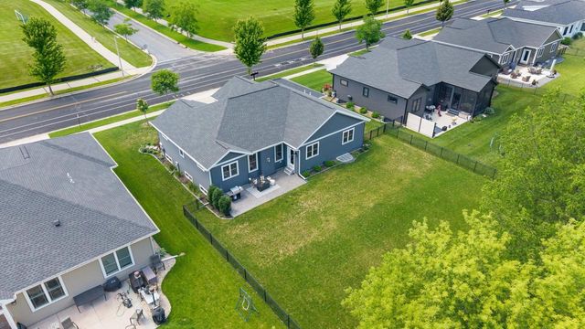 816 Damascus Trail, Cottage Grove, WI 53527