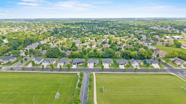 816 Damascus Trail, Cottage Grove, WI 53527