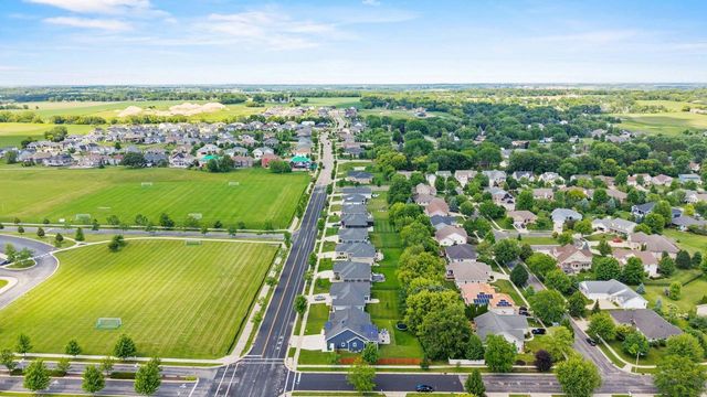 816 Damascus Trail, Cottage Grove, WI 53527