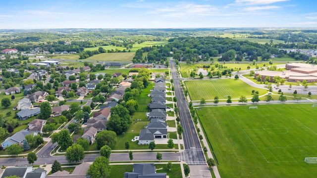 816 Damascus Trail, Cottage Grove, WI 53527