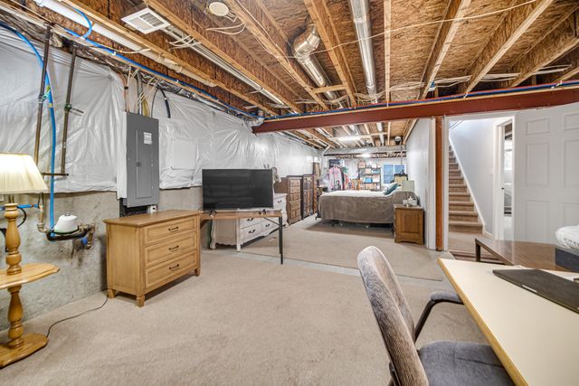 10280 California Street, Crown Point, IN 46307