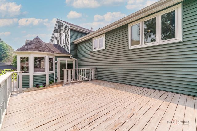 45 Monterey Drive, Vernon Hills, IL 60061