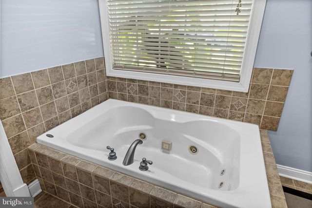 621 RIDGEMONT DR, Louisa, VA 23093