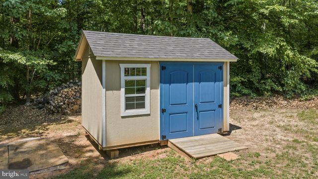 621 RIDGEMONT DR, Louisa, VA 23093