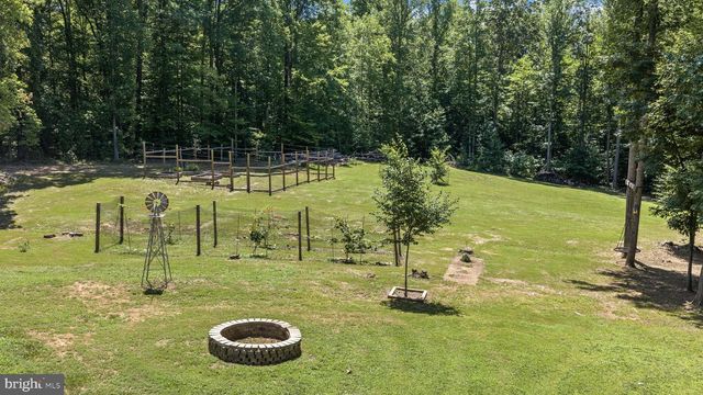 621 RIDGEMONT DR, Louisa, VA 23093