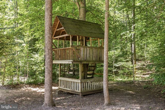 621 RIDGEMONT DR, Louisa, VA 23093