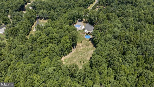 621 RIDGEMONT DR, Louisa, VA 23093