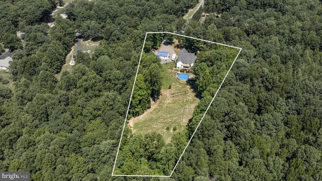 621 RIDGEMONT DR, Louisa, VA 23093