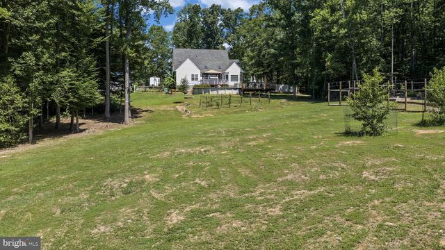 621 RIDGEMONT DR, Louisa, VA 23093