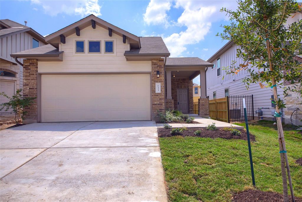 133 Mayney DR, Leander, TX 78641