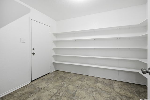 7922 Winterstone Dr, San Antonio, TX 78254