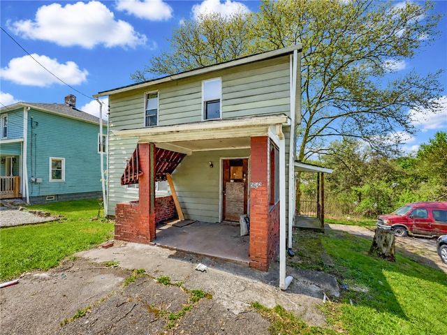 5042 Delehanty St, Lincoln Place, PA 15207