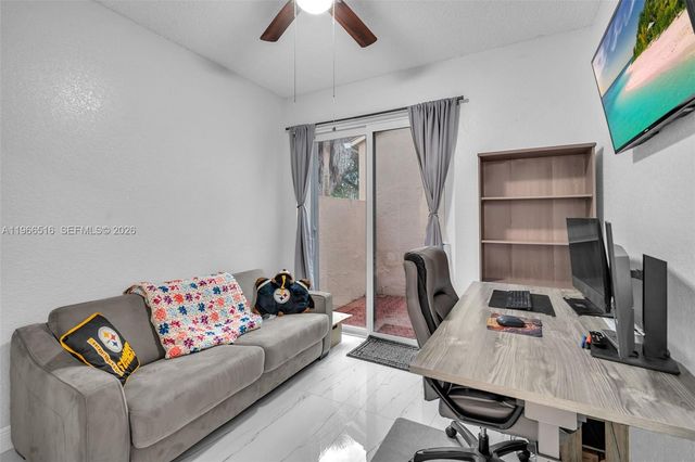 544 NW 159th Ln, Pembroke Pines, FL 33028