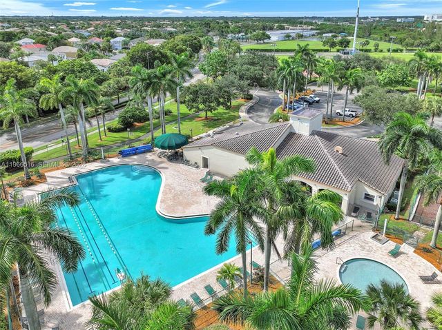 544 NW 159th Ln, Pembroke Pines, FL 33028