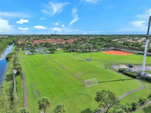 544 NW 159th Ln, Pembroke Pines, FL 33028