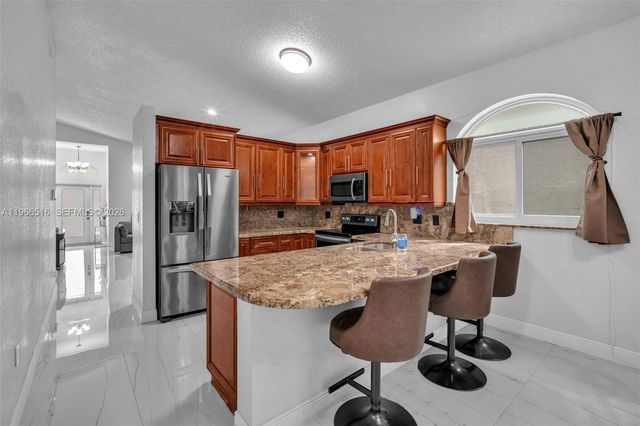 544 NW 159th Ln, Pembroke Pines, FL 33028