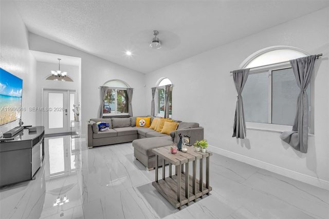 544 NW 159th Ln, Pembroke Pines, FL 33028