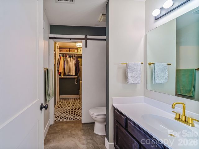 3300 Selwyn Farms Lane 5, Charlotte, NC 28209