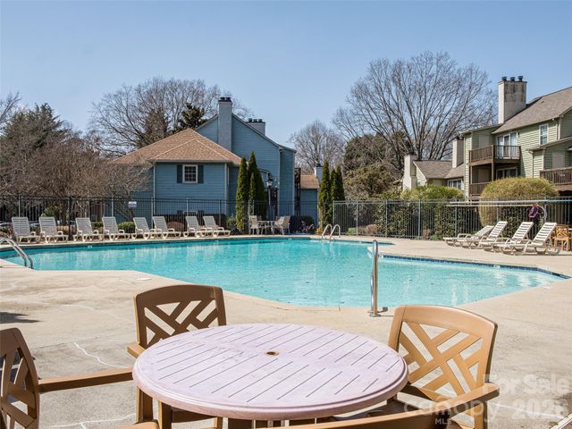 3300 Selwyn Farms Lane 5, Charlotte, NC 28209