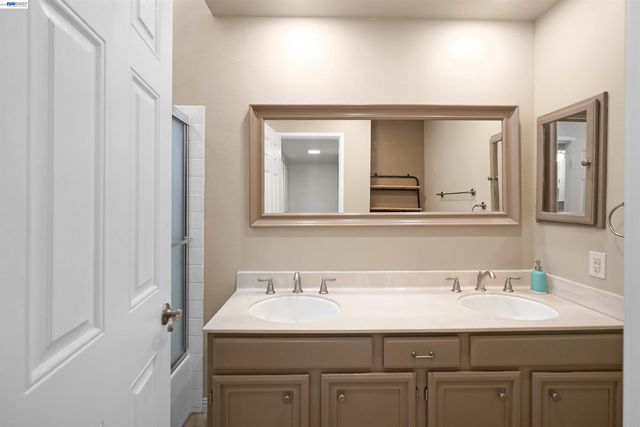 37168 Meadowbrook Cmn 304, Fremont, CA 94536