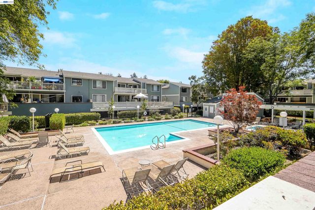 37168 Meadowbrook Cmn 304, Fremont, CA 94536