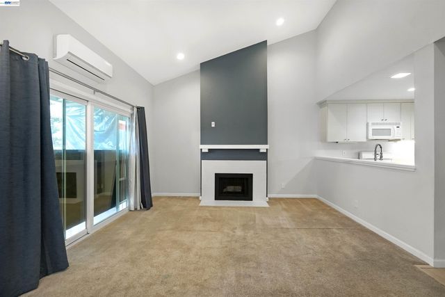 37168 Meadowbrook Cmn 304, Fremont, CA 94536