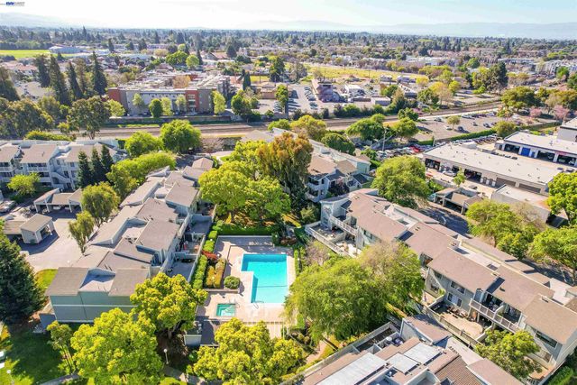 37168 Meadowbrook Cmn 304, Fremont, CA 94536