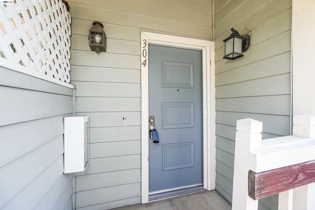 37168 Meadowbrook Cmn 304, Fremont, CA 94536
