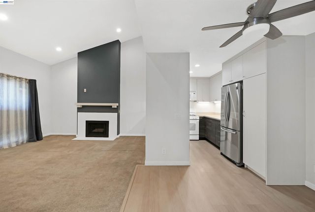 37168 Meadowbrook Cmn 304, Fremont, CA 94536