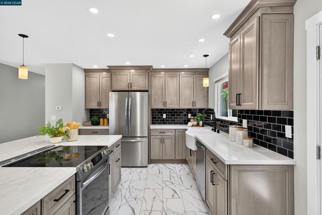 2823 Delmore Rd, San Pablo, CA 94806
