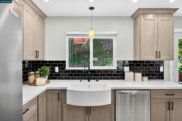 2823 Delmore Rd, San Pablo, CA 94806