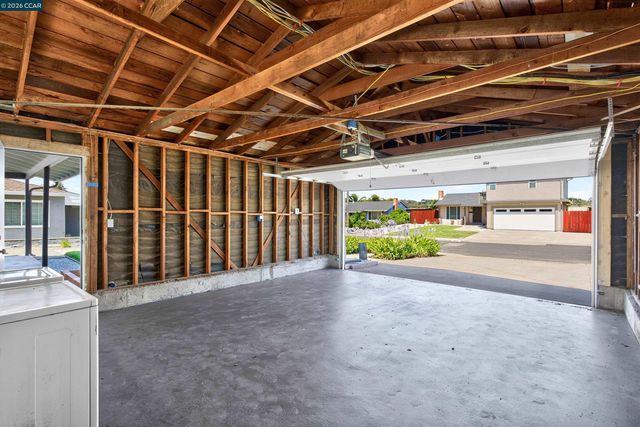 2823 Delmore Rd, San Pablo, CA 94806