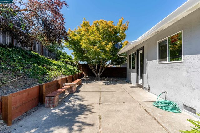 2823 Delmore Rd, San Pablo, CA 94806