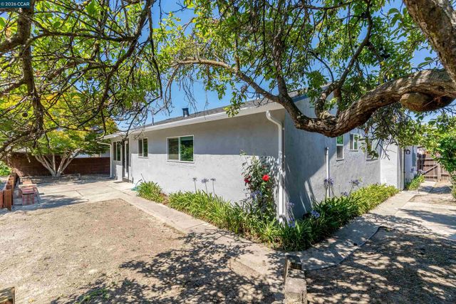 2823 Delmore Rd, San Pablo, CA 94806