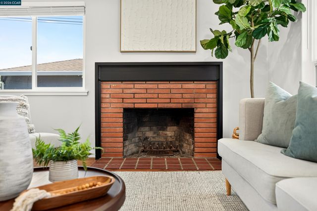 2823 Delmore Rd, San Pablo, CA 94806