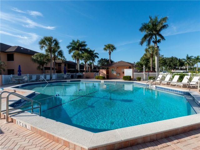 1532 Mainsail DR # 7, Naples, FL 34114
