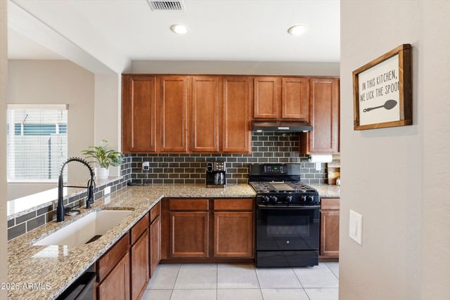 908 W Banyan Avenue, Queen Creek, AZ 85140