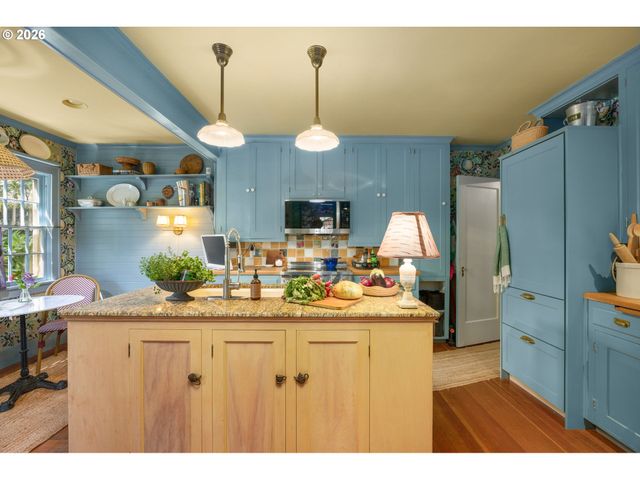 1825 FAIRMOUNT Ave, Salem, OR 97302