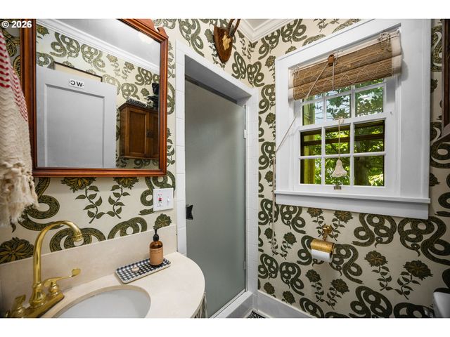 1825 FAIRMOUNT Ave, Salem, OR 97302