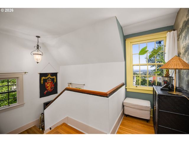 1825 FAIRMOUNT Ave, Salem, OR 97302