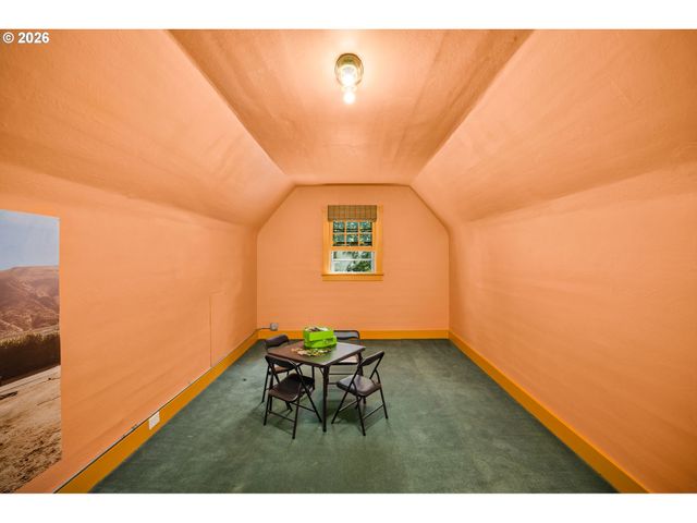 1825 FAIRMOUNT Ave, Salem, OR 97302