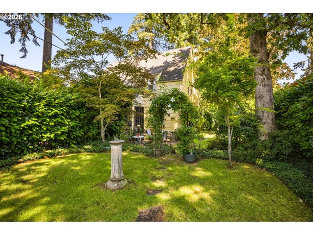 1825 FAIRMOUNT Ave, Salem, OR 97302