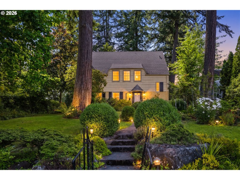 1825 FAIRMOUNT Ave, Salem, OR 97302