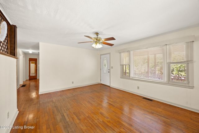 101 Marlowe Ct, Frankfort, KY 40601