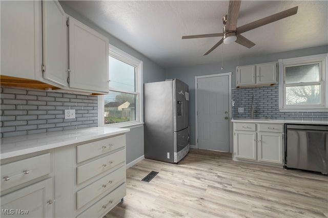 819 Warwick Drive, Sheffield Lake, OH 44054