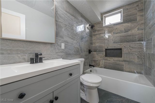 819 Warwick Drive, Sheffield Lake, OH 44054