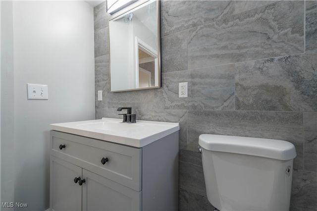 819 Warwick Drive, Sheffield Lake, OH 44054