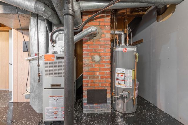 819 Warwick Drive, Sheffield Lake, OH 44054